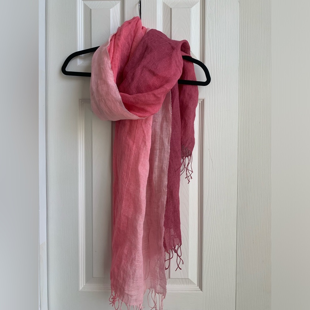 Olsen 100 % Linen Pink Ombre Scarf